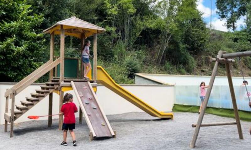 Camping Les Rives D'Auzon *** - - Lavilledieu - 16