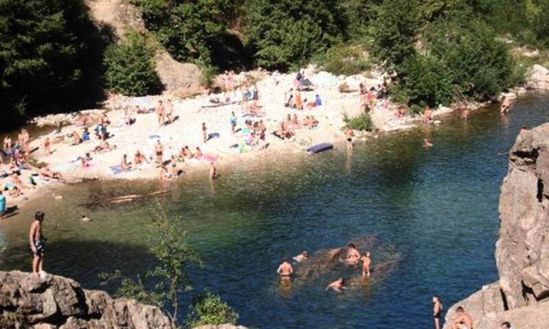 Camping Les Rives D'Auzon *** - - Lavilledieu - 35