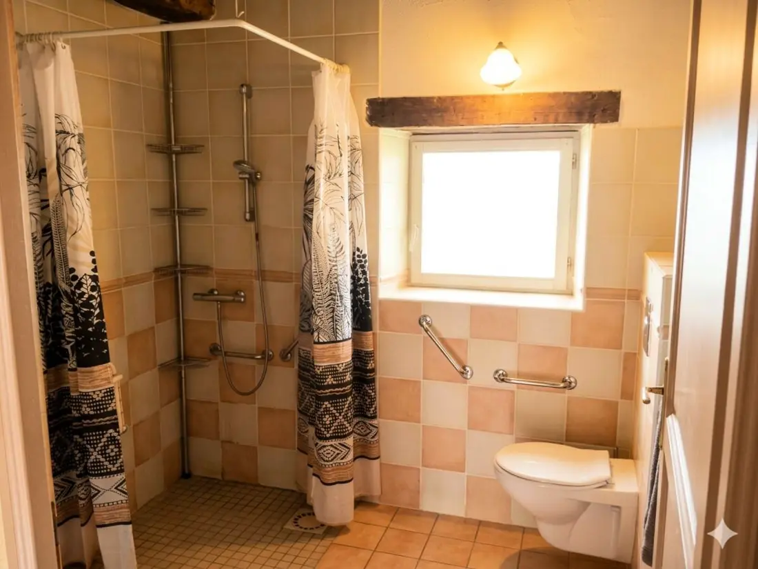Maison de Vacances Le Brethon 3