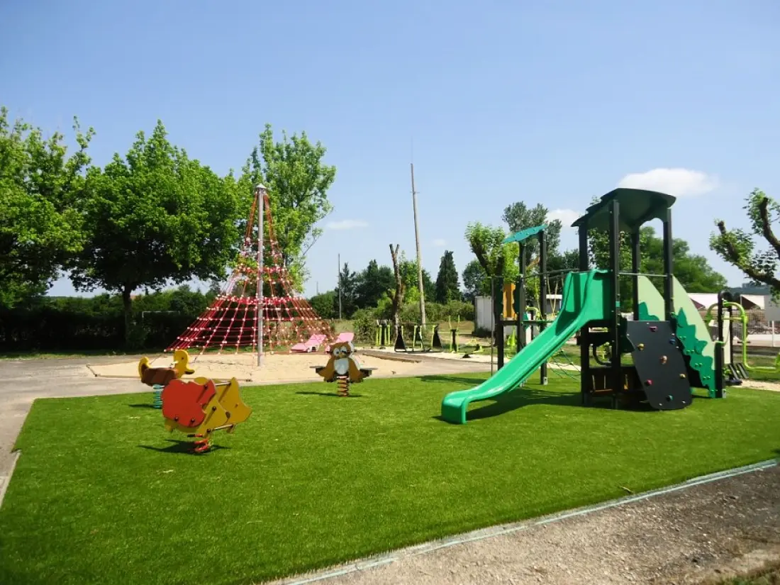 Camping Paradis Le Rocher de la Granelle 3 étoiles★★★