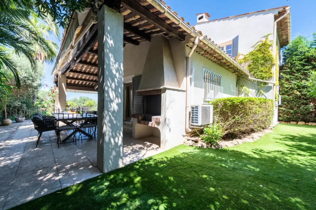 Résidence Villa 210m² Avec Piscine - Mougins