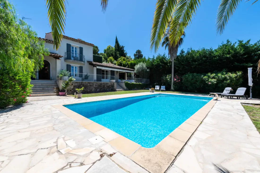 Résidence Villa 210m² Avec Piscine - Mougins