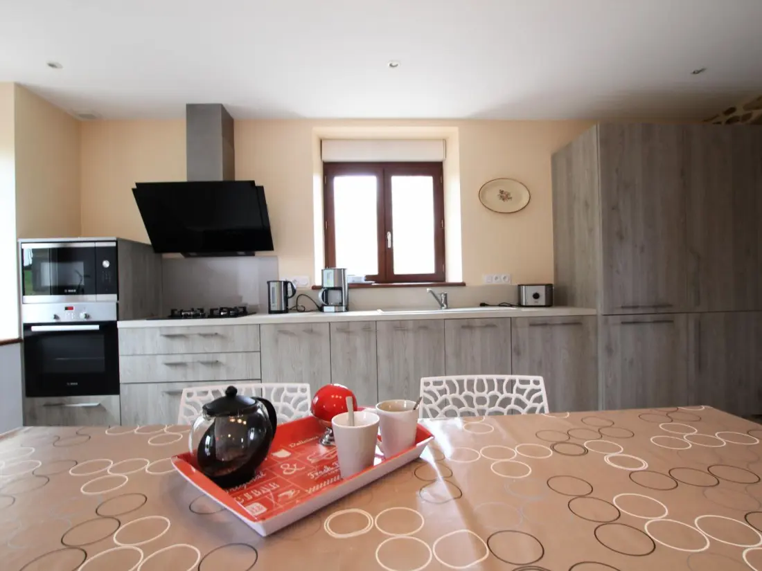 Maison de Vacances Les Chambres-Le Grippon 2