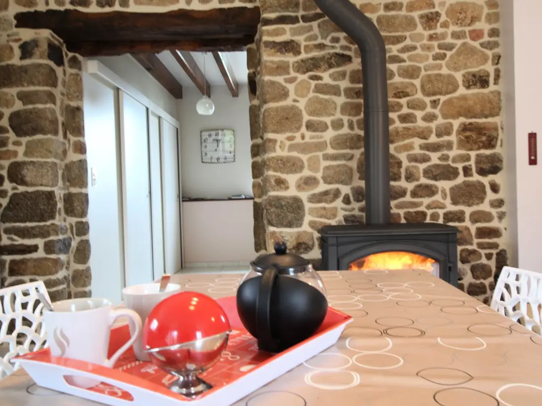 Maison de Vacances Les Chambres-Le Grippon 2