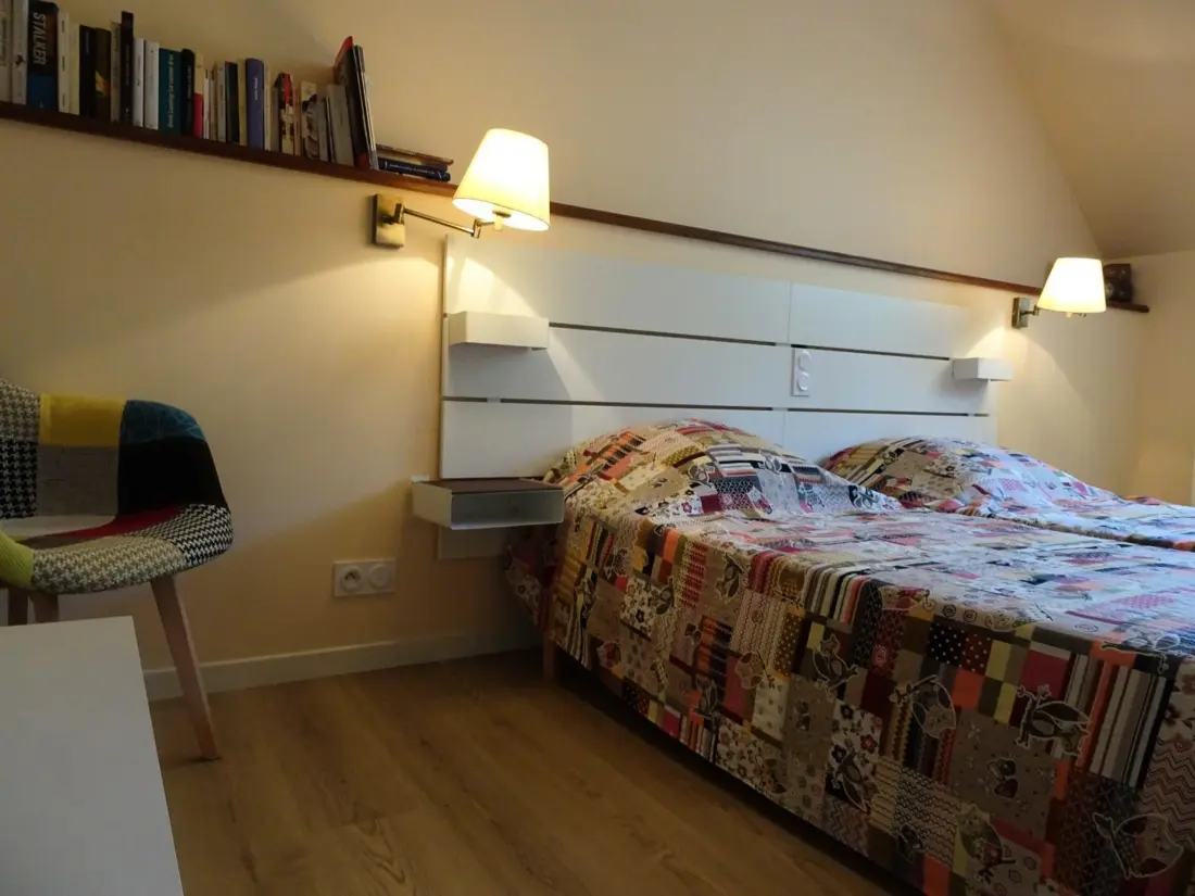 Maison de Vacances Les Chambres-Le Grippon 2