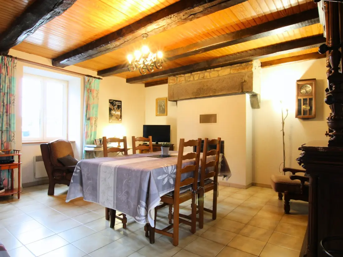 Maison de Vacances Les Chambres-Le Grippon 3