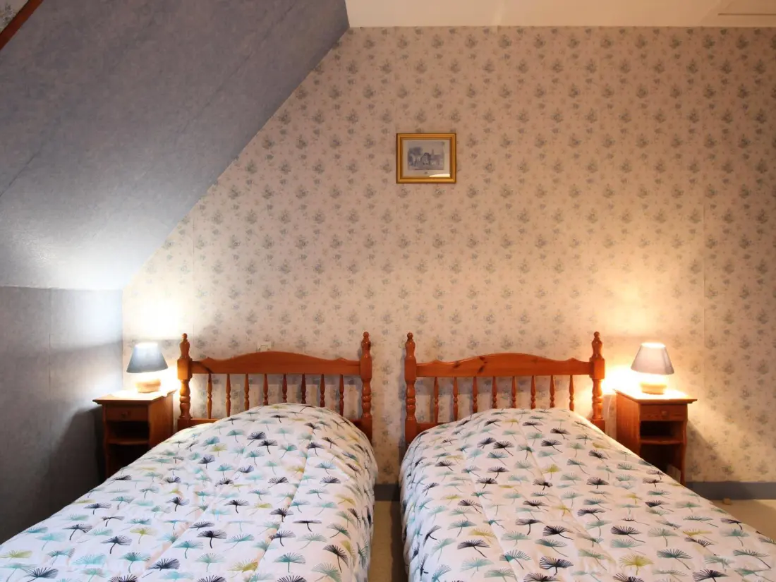 Maison de Vacances Les Chambres-Le Grippon 3
