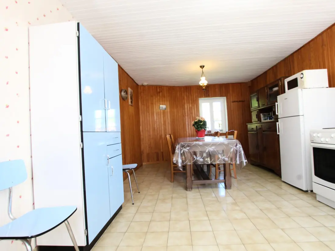 Maison de Vacances Les Chambres-Le Grippon 3