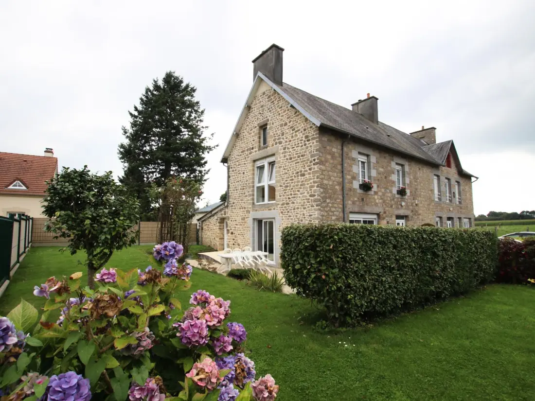 Maison de Vacances Les Chambres-Le Grippon