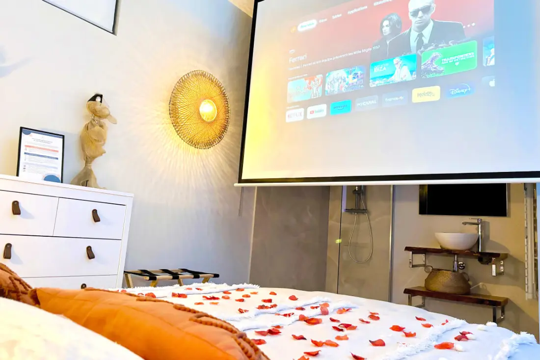 ⚪the Pearl - Jacuzzi Spa, Vidéoprojecteur, Patio, Parking