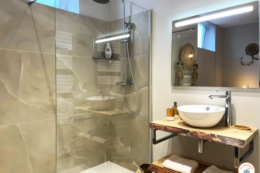 ⚪the Pearl - Jacuzzi Spa, Vidéoprojecteur, Patio, Parking
