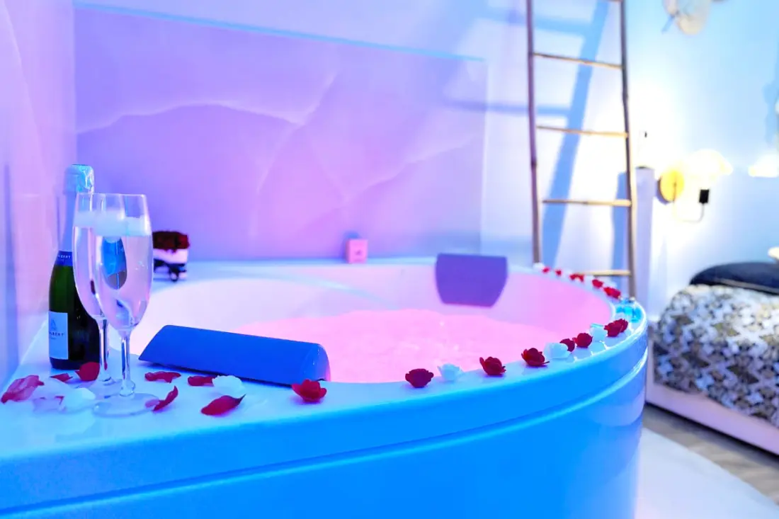 ⚪the Pearl - Jacuzzi Spa, Vidéoprojecteur, Patio, Parking