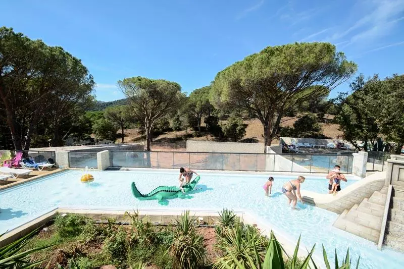 Camping Les Cigales 4*, Le Muy, Cote d'Azur, France avec Voyages