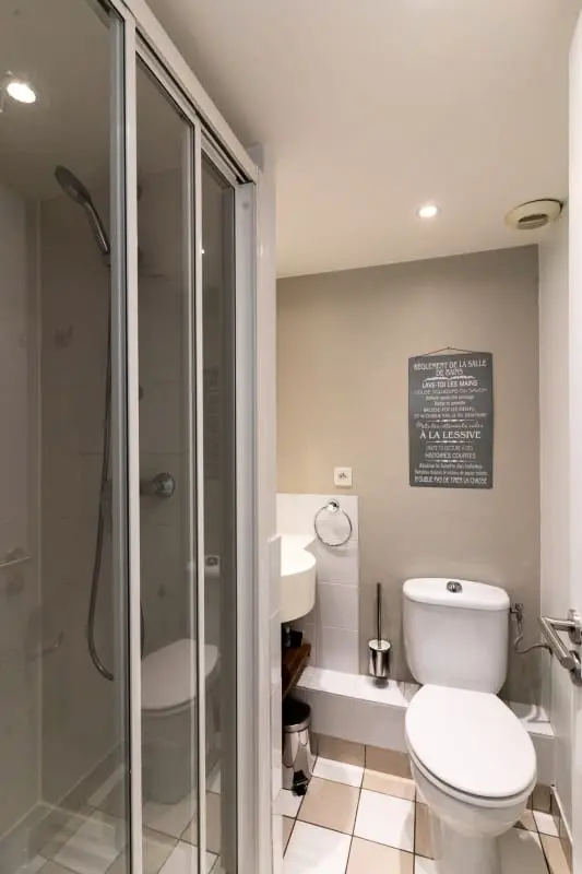 Résidence Très Bel Appartement Rénové Avec Piscine, Tennis Et Parking Privé 09