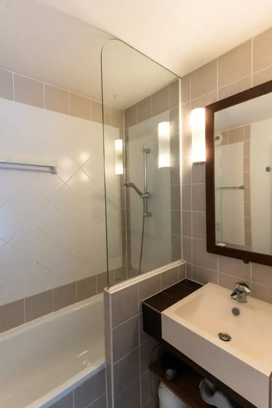 Résidence Très Bel Appartement Rénové Avec Piscine, Tennis Et Parking Privé 09