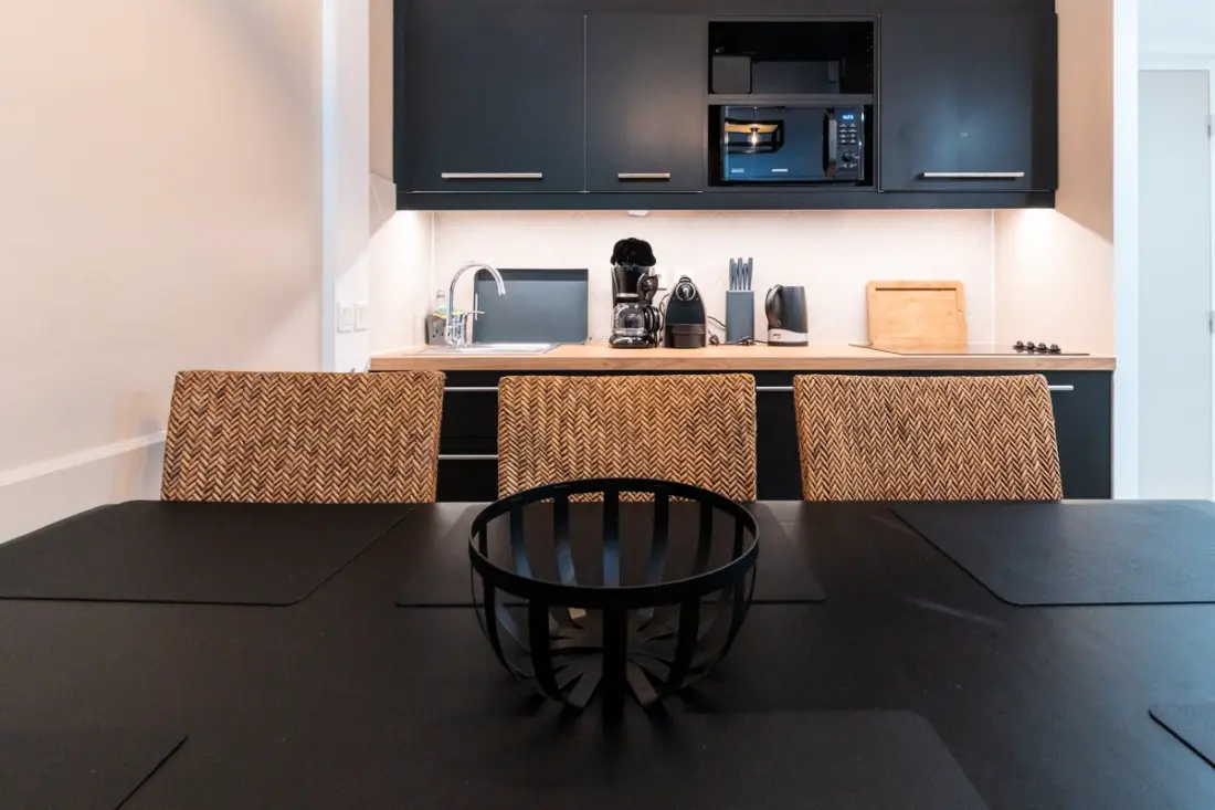 Résidence Très Bel Appartement Rénové Avec Piscine, Tennis Et Parking Privé 09