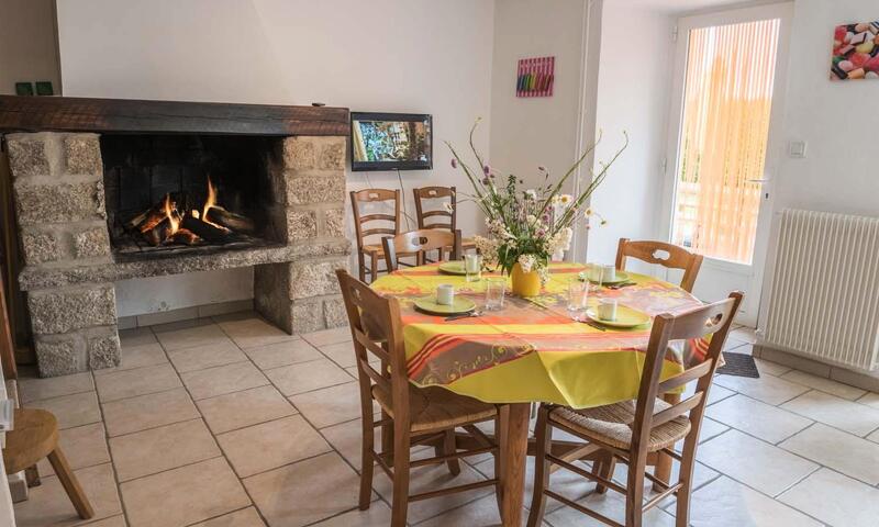 Gîte de France Le gîte margeride, 5 personnes au bacon 2 épis - - Les Monts Verts - 5