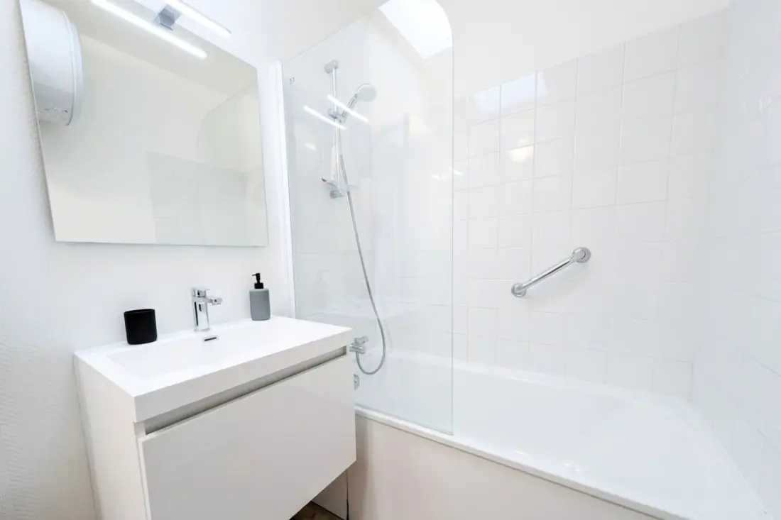 Appartement Lumineux Avec Balcon Filant Vue Mer