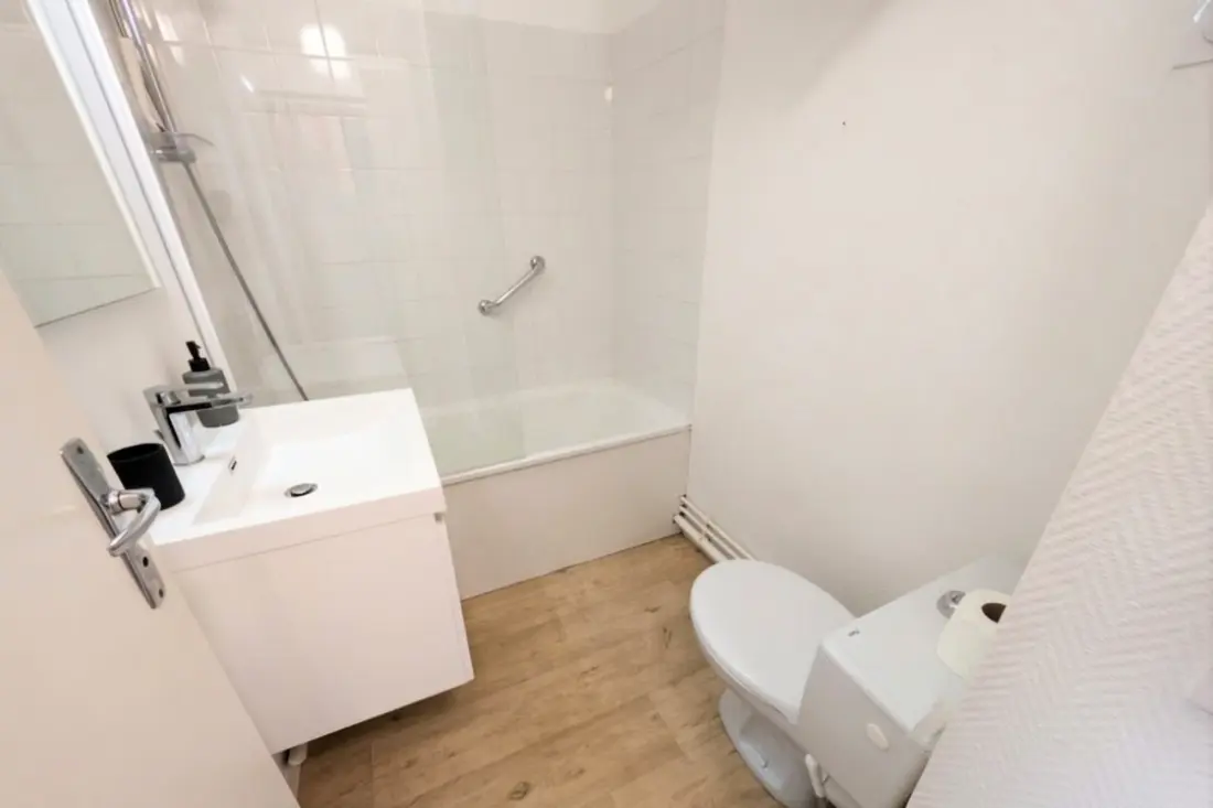 Appartement Lumineux Avec Balcon Filant Vue Mer