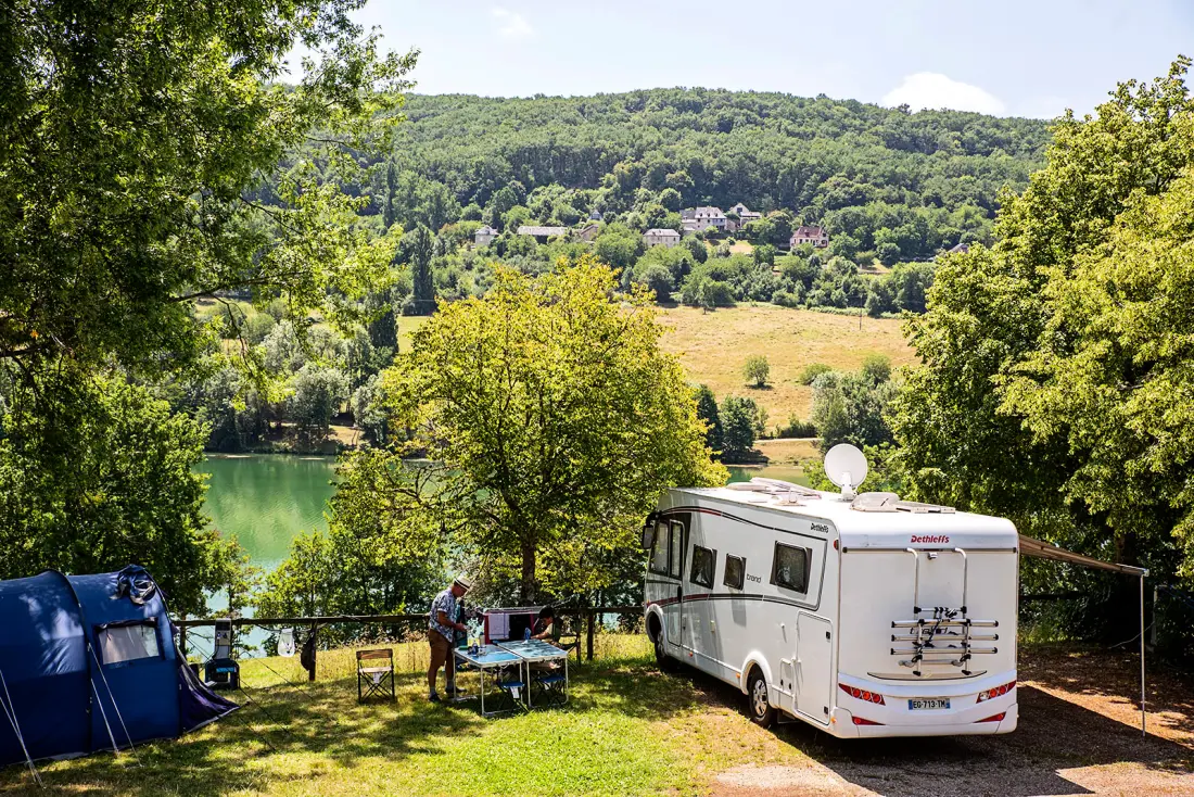 Flower Camping du Lac du Causse 3 étoiles★★★