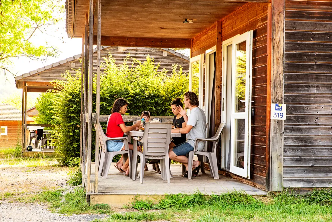 Flower Camping du Lac du Causse 3 étoiles★★★
