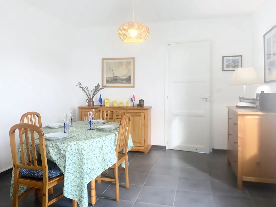 Maison de Vacances Longues-sur-Mer