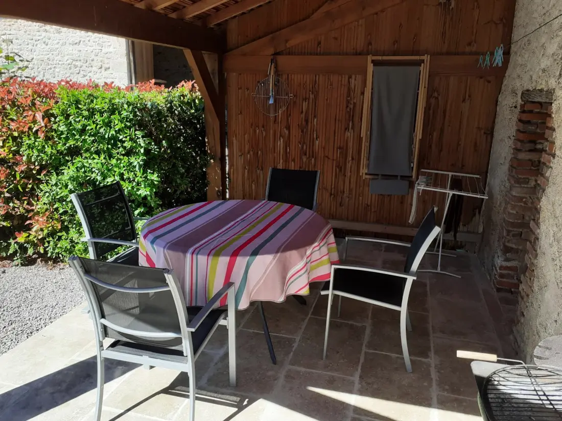 Maison de Vacances Louchy-Montfand 2