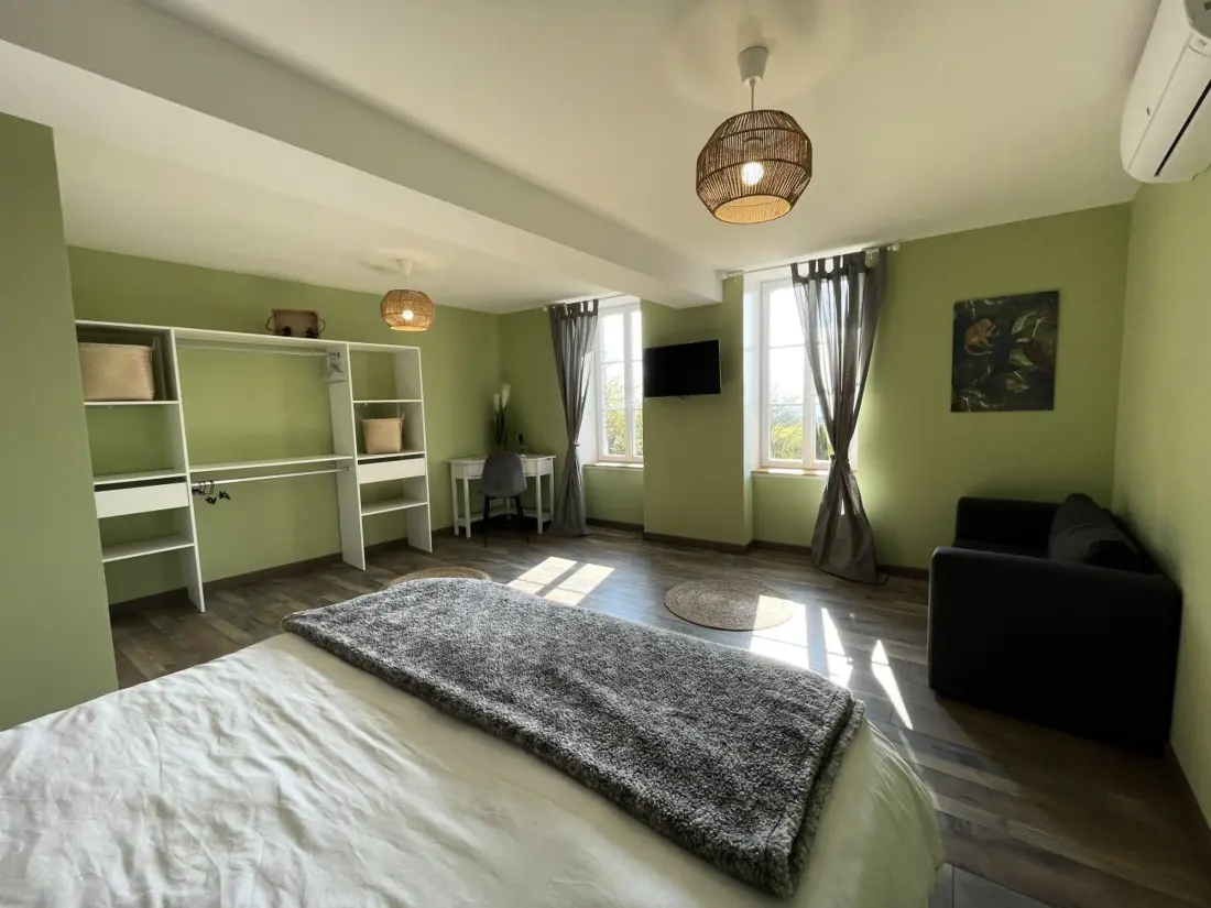 Maison de Vacances Louchy-Montfand 3