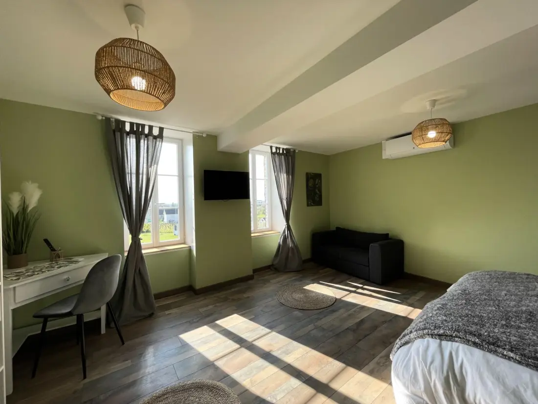 Maison de Vacances Louchy-Montfand 3