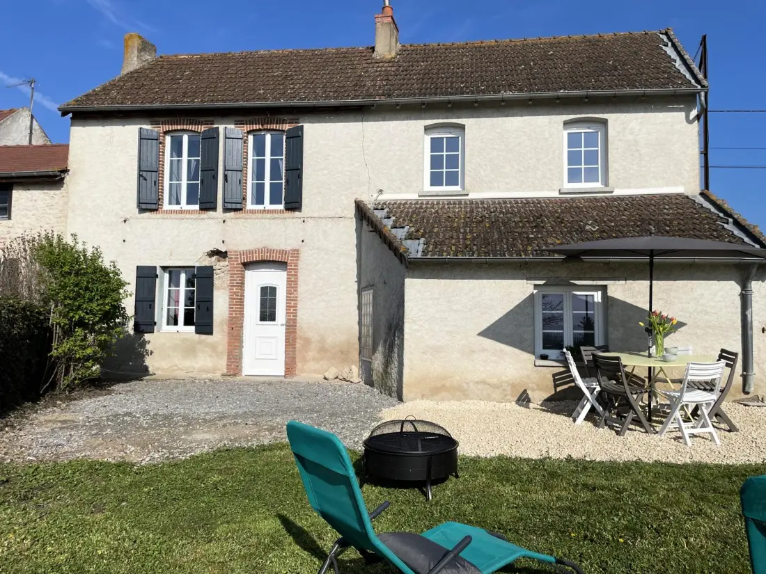 Maison de Vacances Louchy-Montfand 3