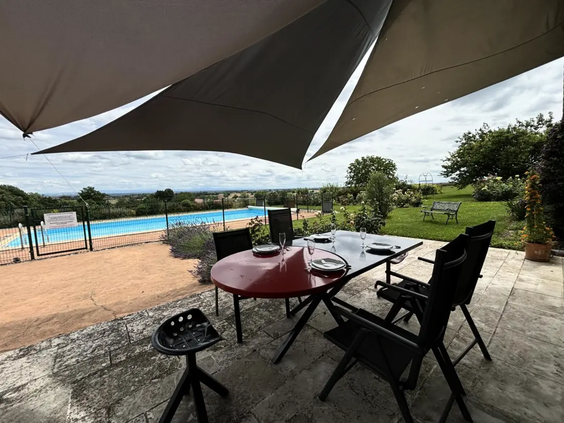 Maison de Vacances Louchy-Montfand 4