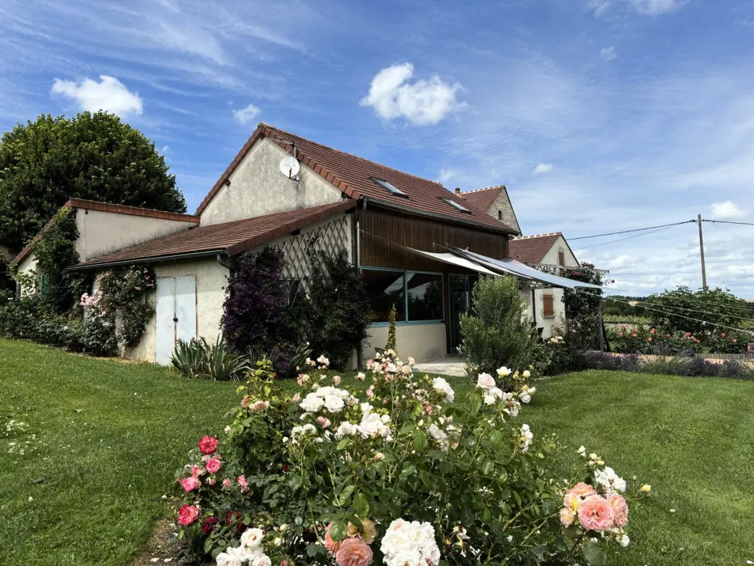 Maison de Vacances Louchy-Montfand 4