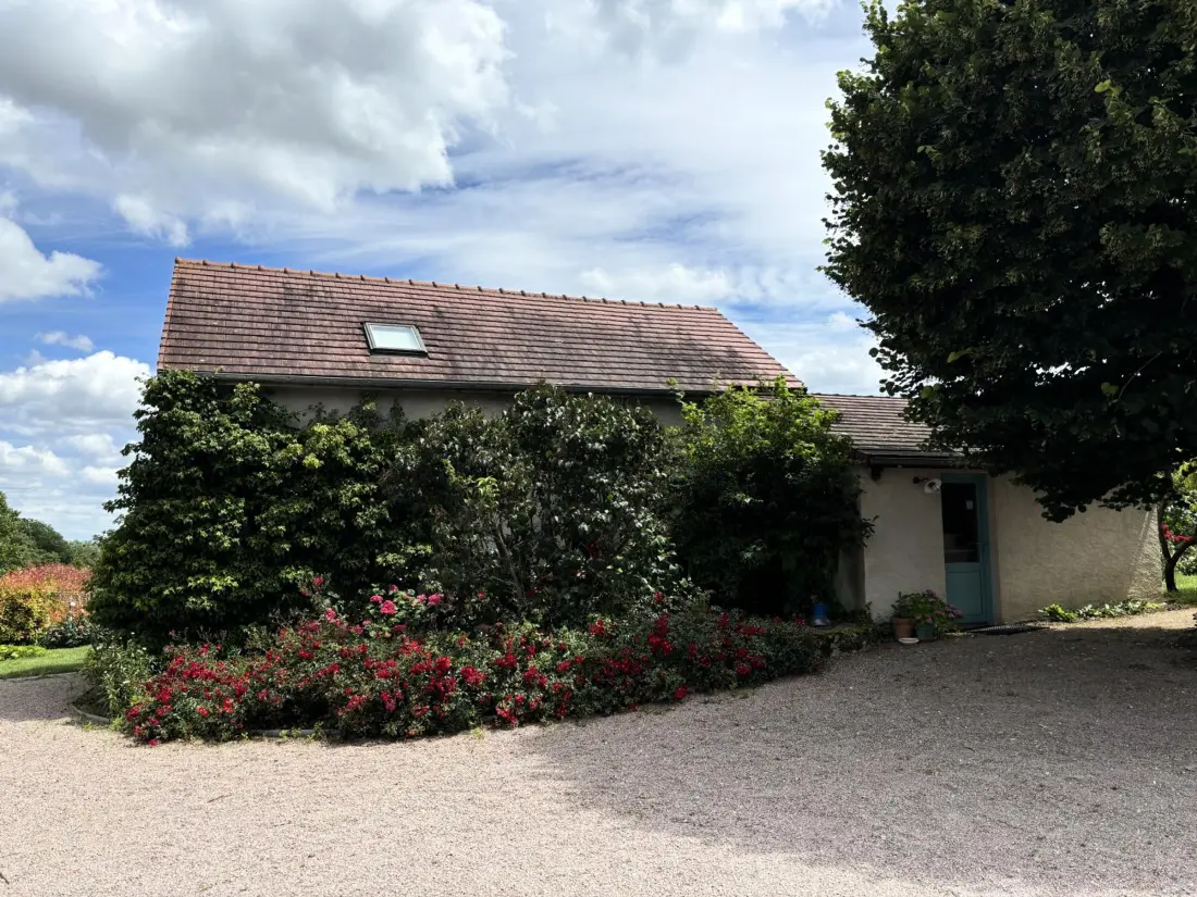 Maison de Vacances Louchy-Montfand 4