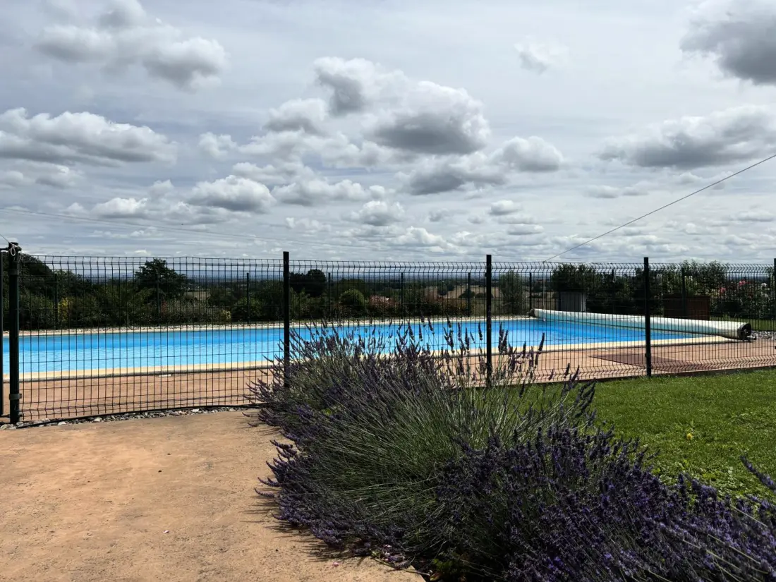 Maison de Vacances Louchy-Montfand 4