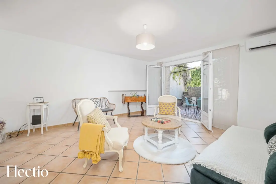 Maison Alena | Place Centrale Lourmarin