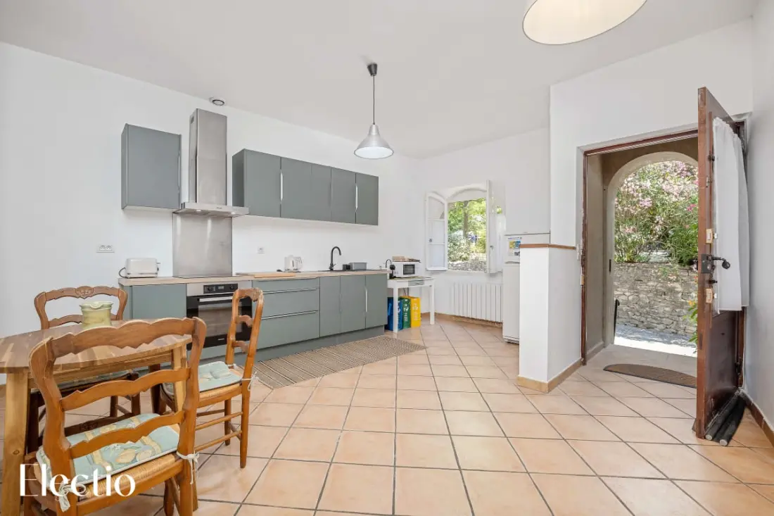 Maison Alena | Place Centrale Lourmarin