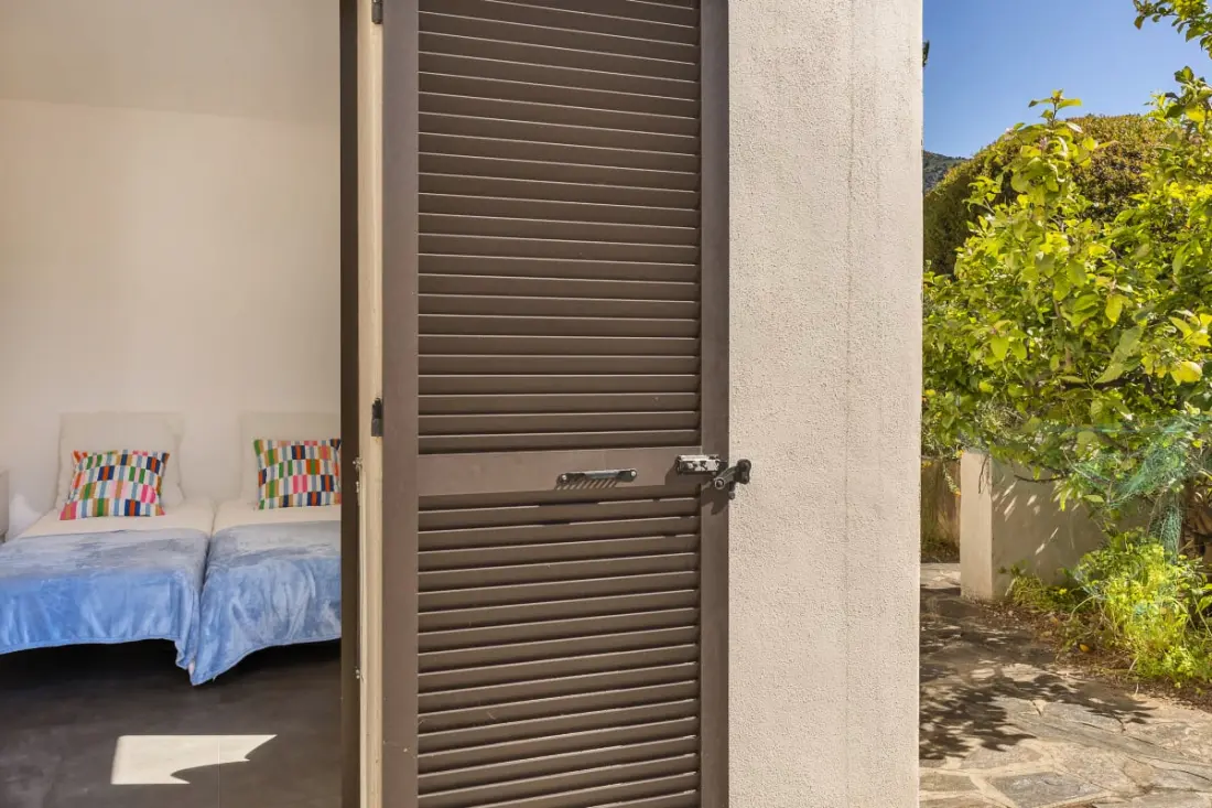 Casale E Piazze 45 – Maison De Vacances Les Pieds Dans L’eau à Lumio