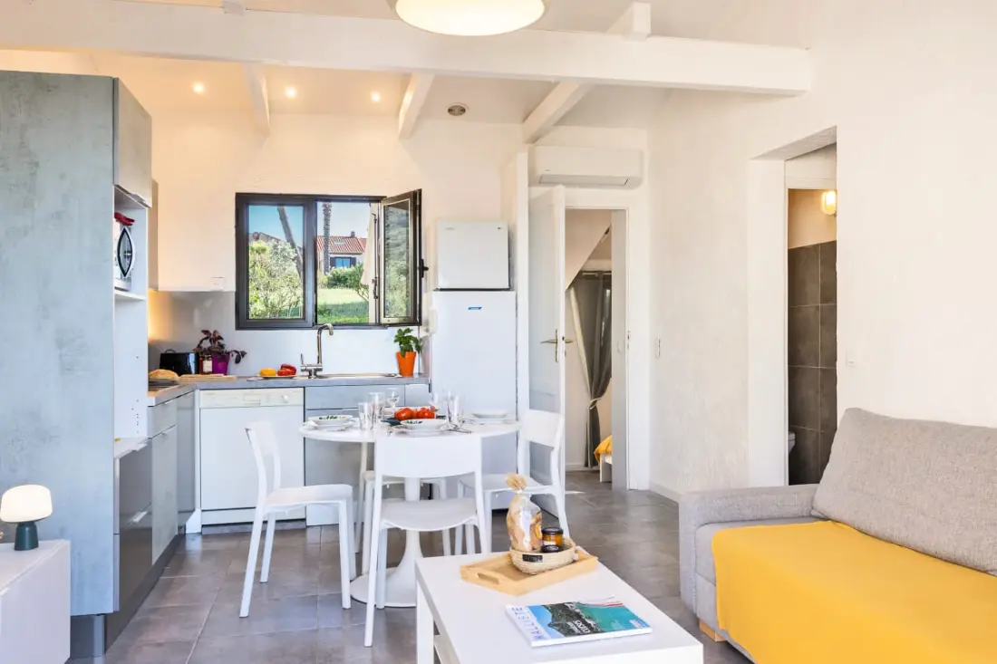 Casale E Piazze 46 – Maison De Vacances Face à La Mer à Lumio