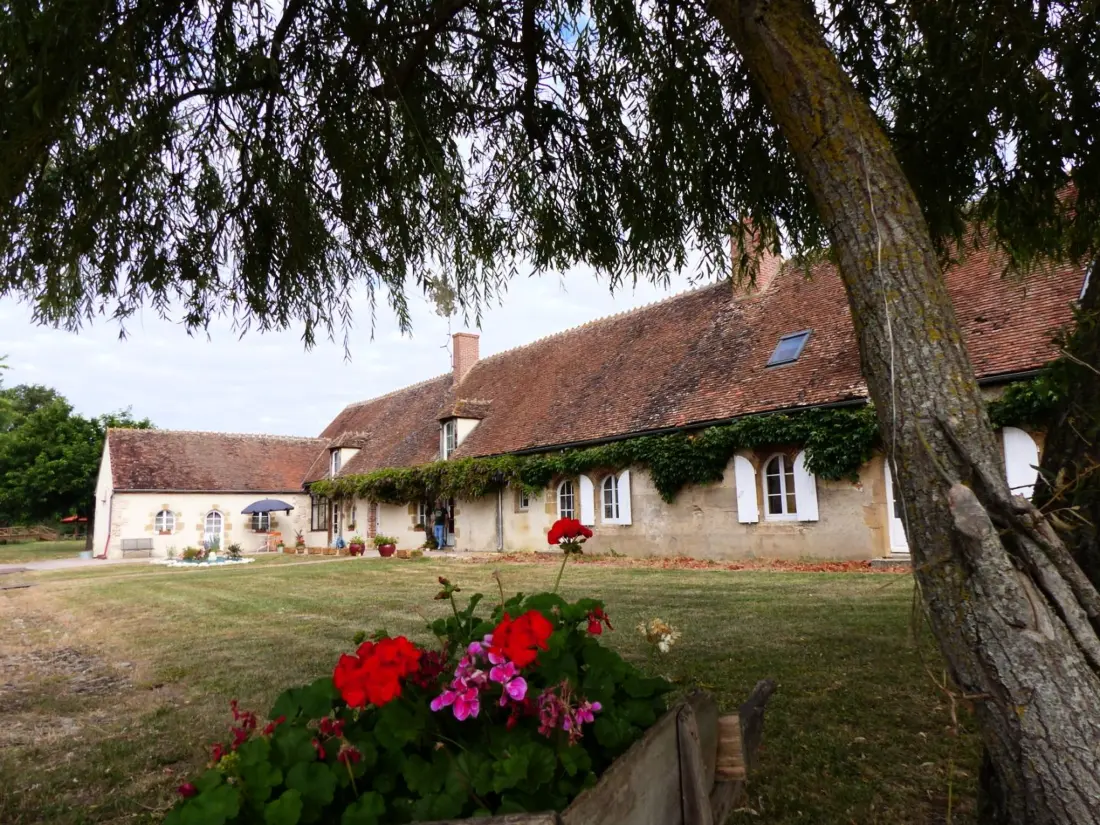 Maison de Vacances Lurcy-Lévis 5