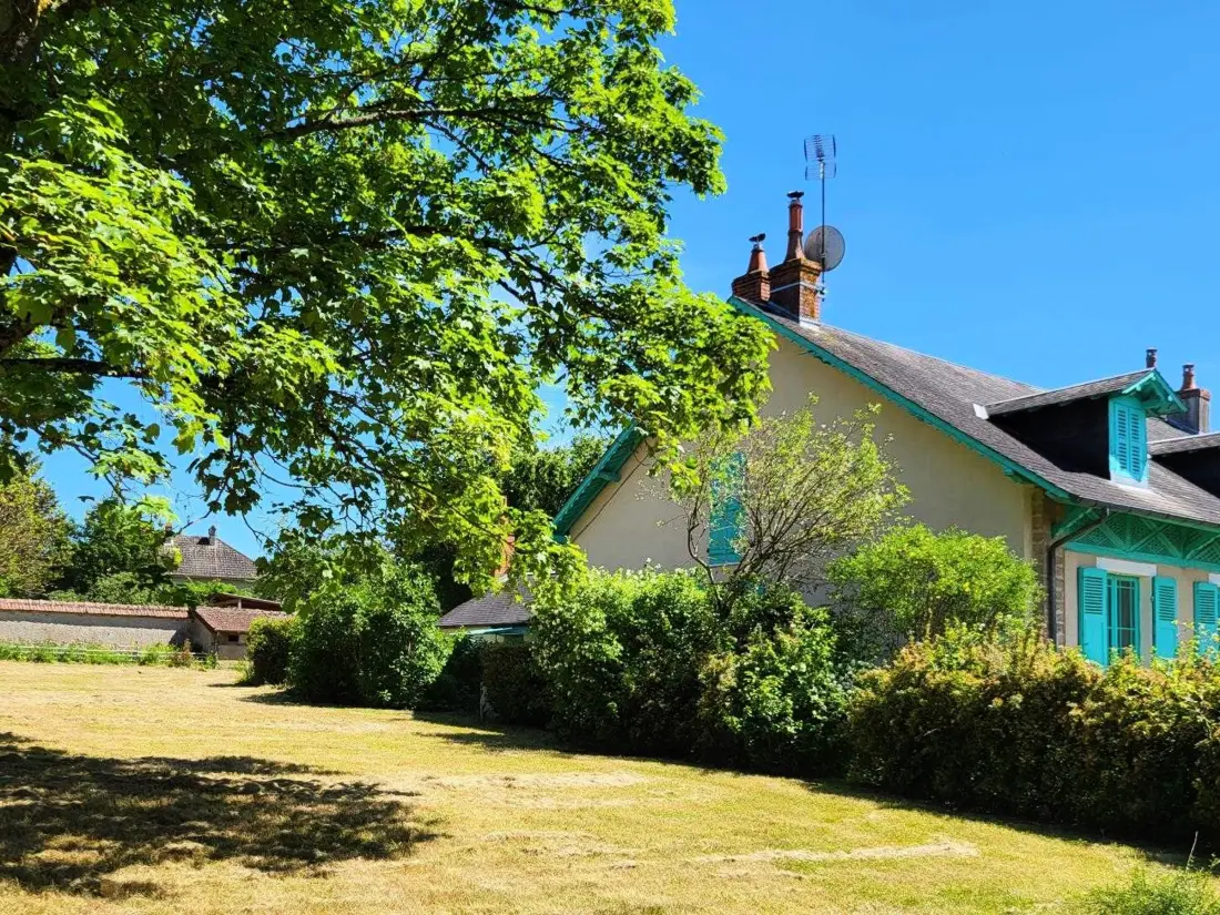 Maison de Vacances Lurcy-Lévis 7