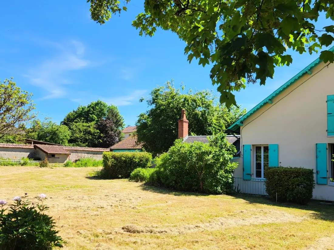 Maison de Vacances Lurcy-Lévis 7