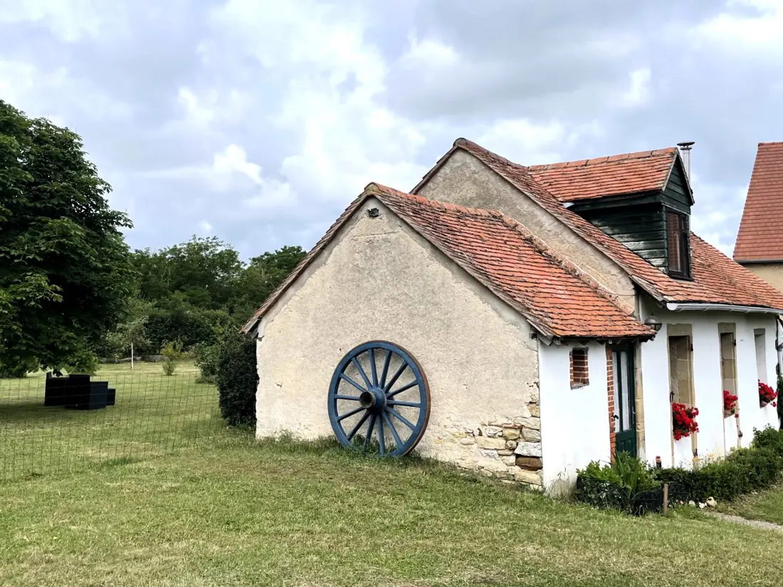Maison de Vacances Lurcy-Lévis 9