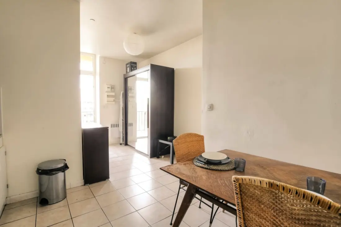 Charmant Logement Avec Balcon Au Coeur Du 7ème