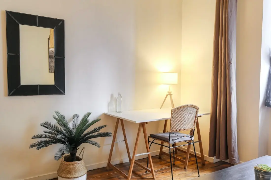 Charmant Logement Avec Balcon Au Coeur Du 7ème