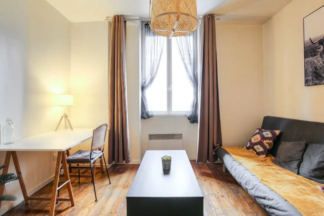 Charmant Logement Avec Balcon Au Coeur Du 7ème
