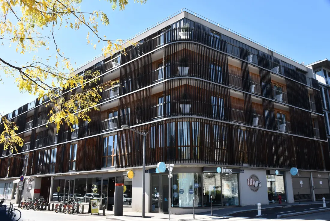 Hôtel Adonis Lyon Dock Ouest