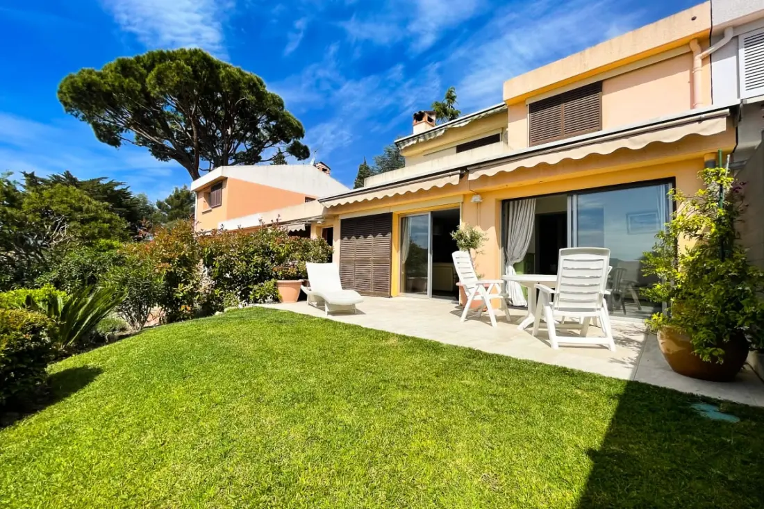 Villa Résidentielle 8 Pers - Piscine à Mandelieu