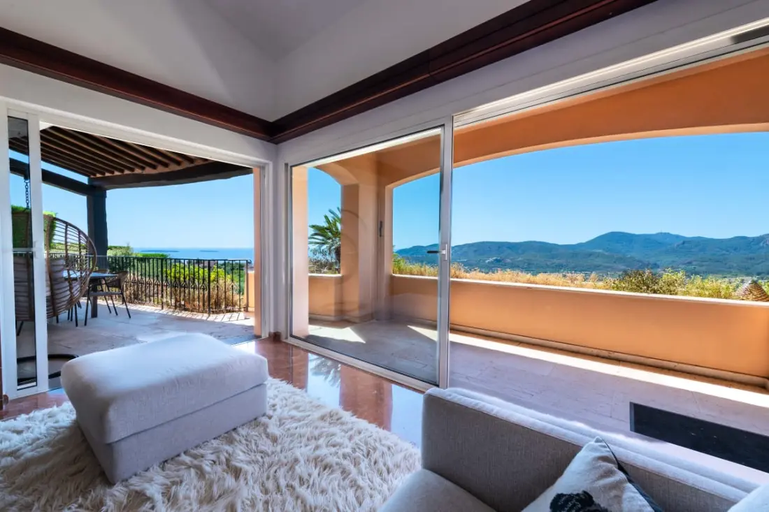 Résidence Villa 289m² 4 Chambres Piscine Et Vue Mer