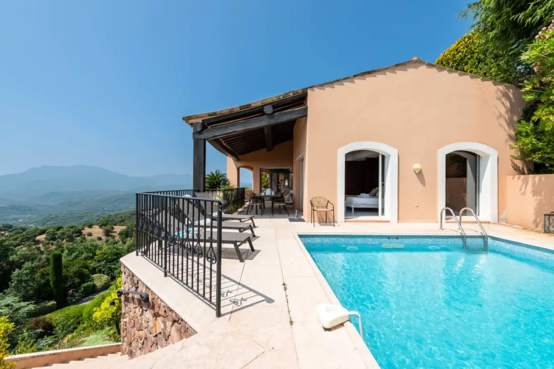 Résidence Villa 289m² 4 Chambres Piscine Et Vue Mer