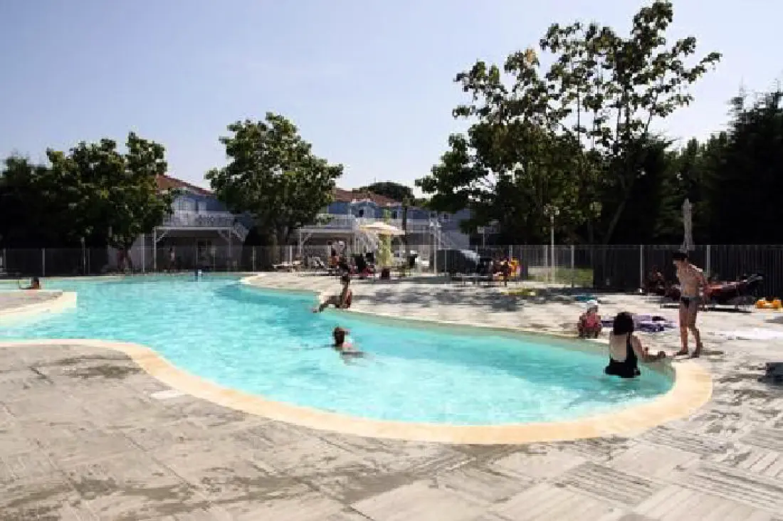 Village Park & Suites La Rochelle Marans3 étoiles★★★